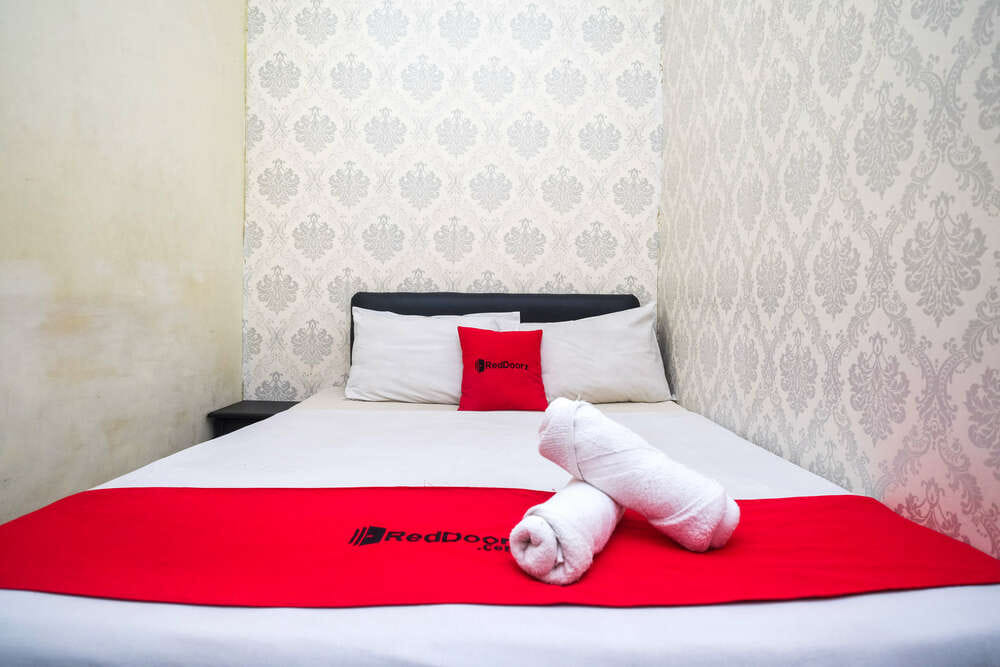 RedDoorz Room