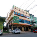 RedDoorz Plus near WTC Batanghari Mall