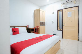 RedDoorz near Tugu Pers Jambi