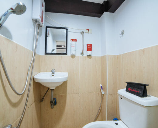 RedDoorz near San Juanico Bridge