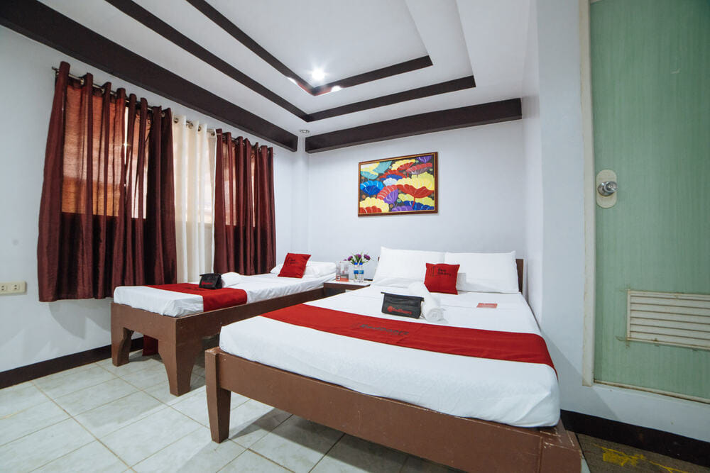 RedDoorz Family Room