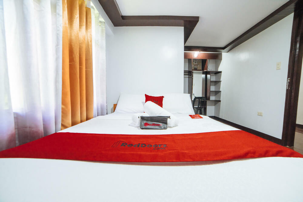 RedDoorz Room