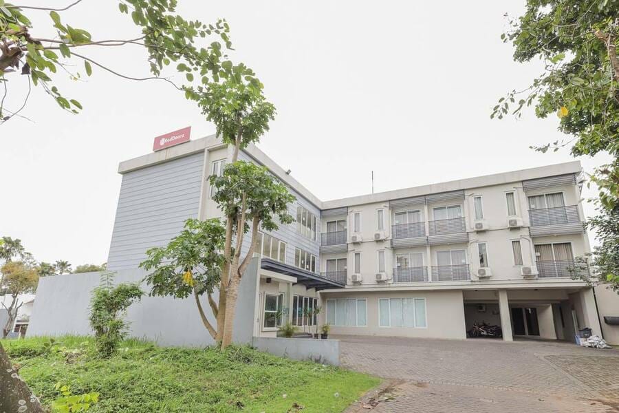 RedDoorz Plus @ Riverside Malang