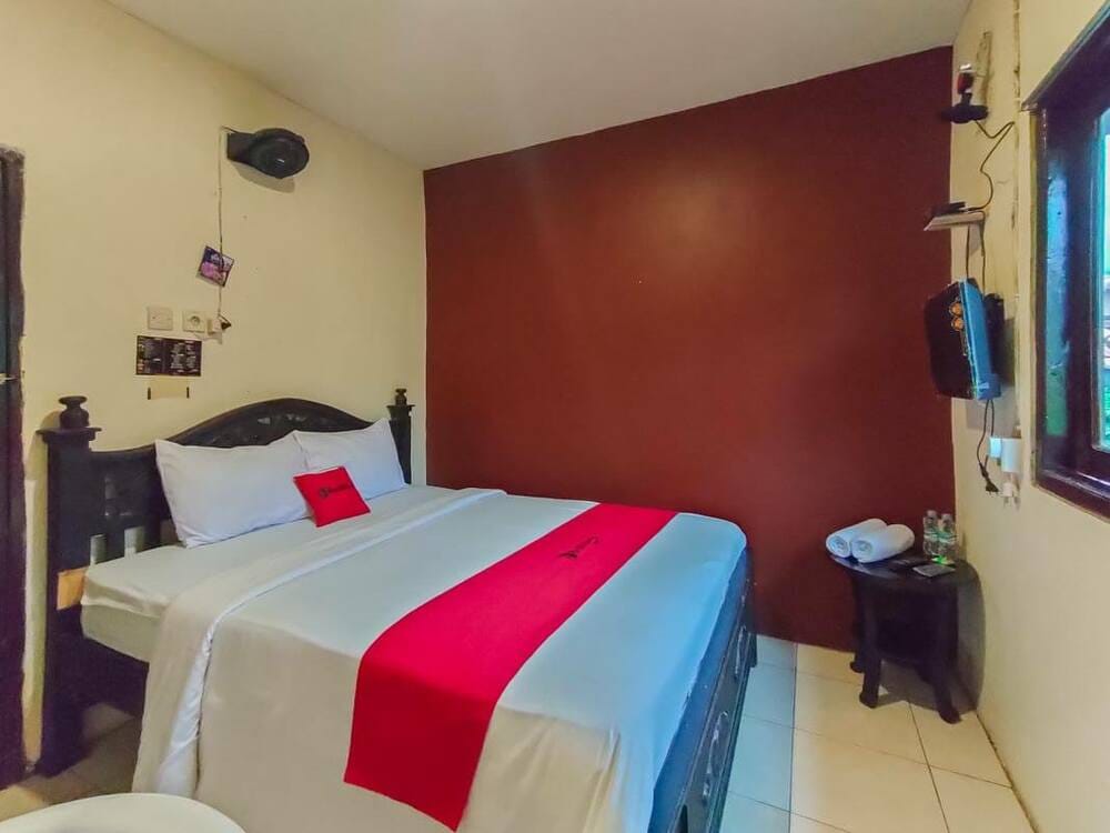 RedDoorz Room