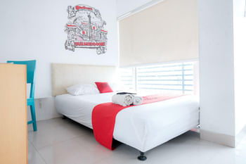 RedDoorz Plus @ Kapuk Business park