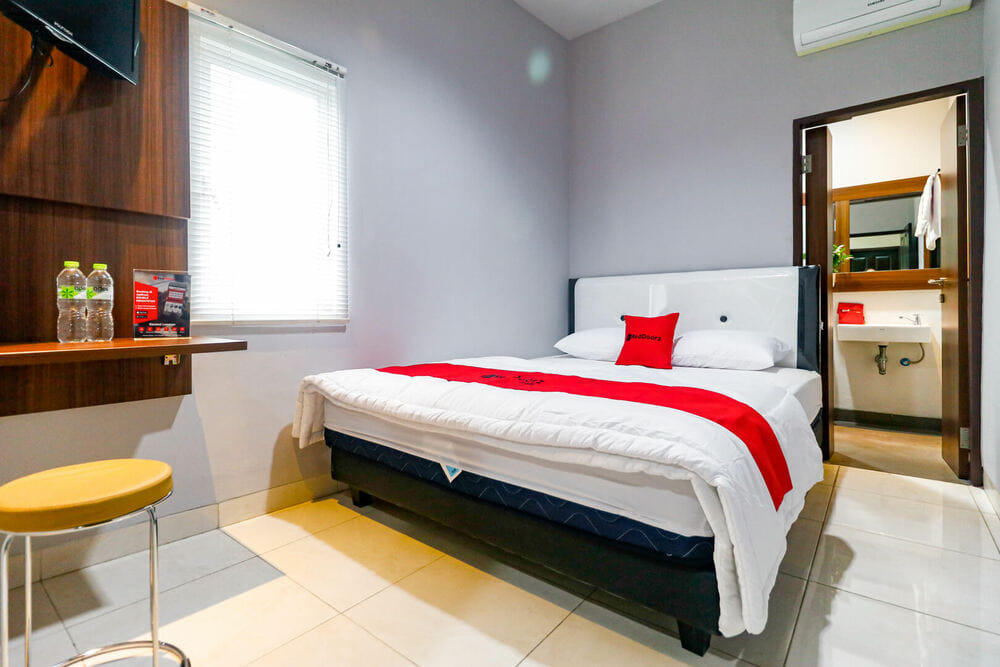 RedDoorz Room