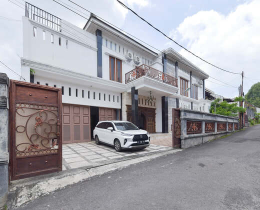 RedDoorz Syariah near Dago Pakar 2