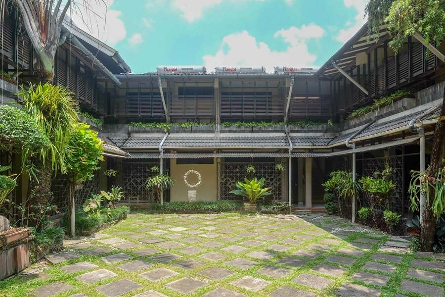 Urbanview Hotel Syariah Wisnugraha by RedDoorz