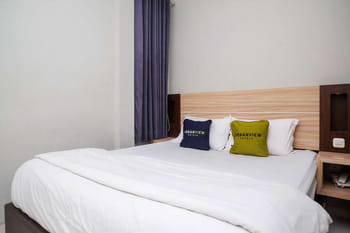 Urbanview Stay @H jakal