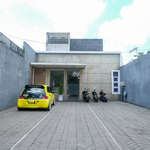 Urbanview Stay @H jakal