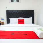 RedDoorz near Kawasan Simpang Lima Area
