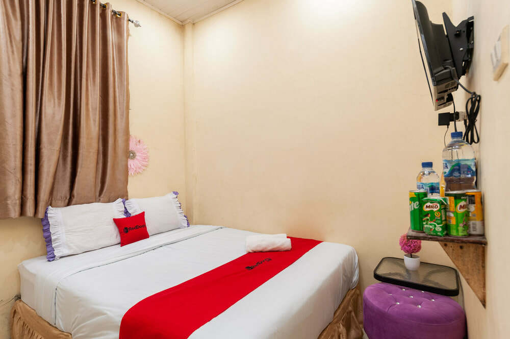 RedDoorz Room