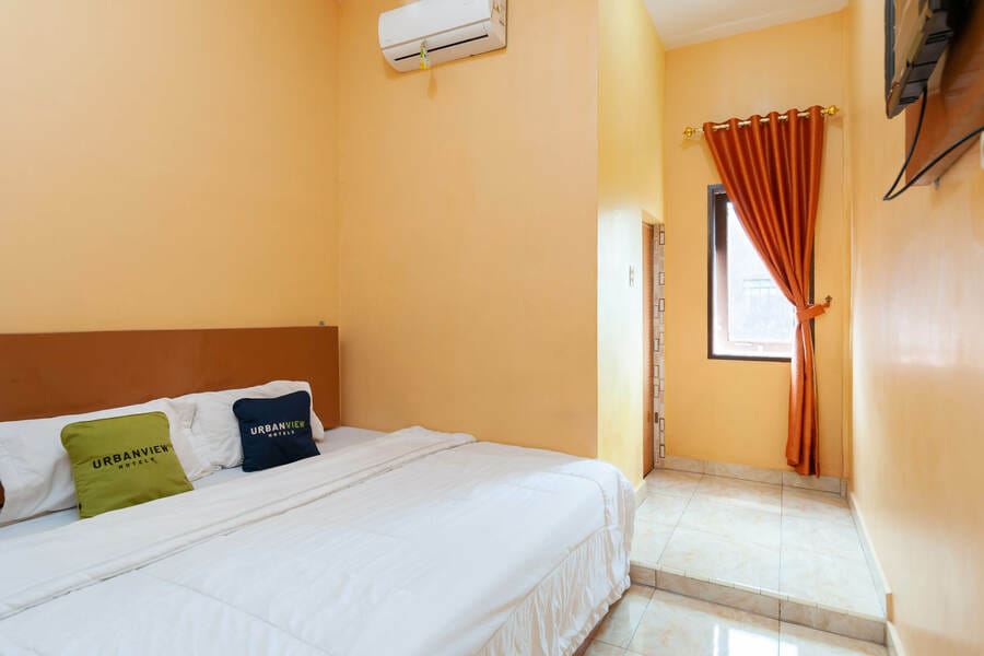 Urbanview Hotel Nisura Homestay Medan