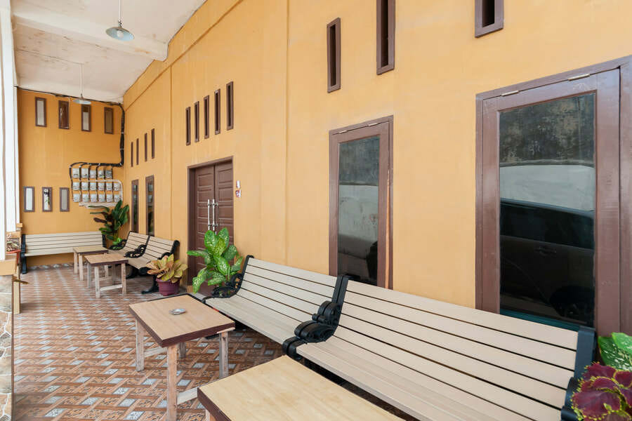 Urbanview Hotel Nisura Homestay Medan