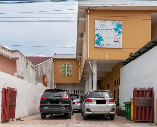 Urbanview Hotel Nisura Homestay Medan