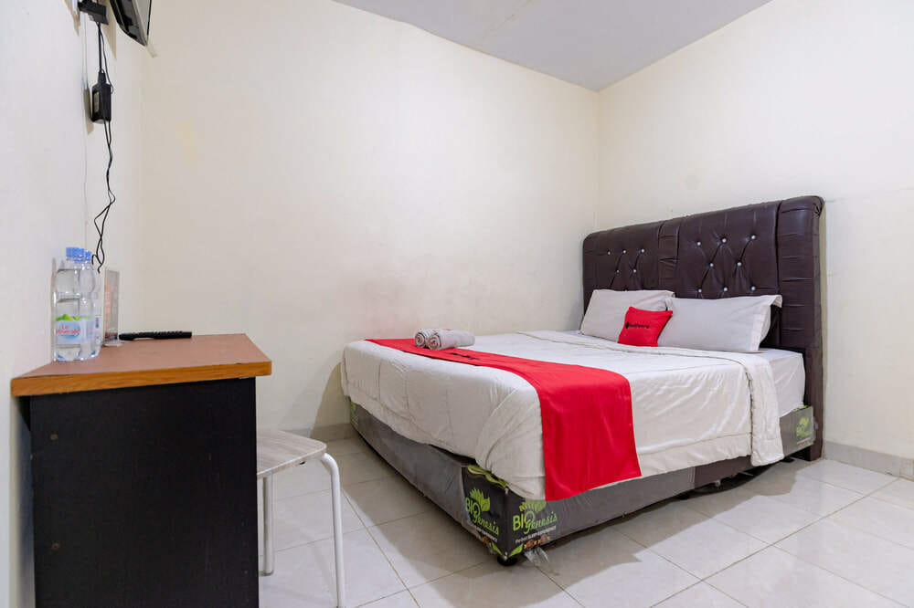 RedDoorz Room