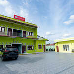 RedDoorz Syariah near UISU Medan