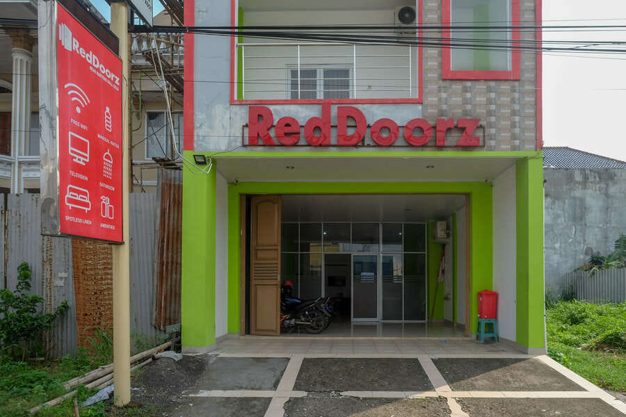 RedDoorz near Pakuwon Mall Solo Baru