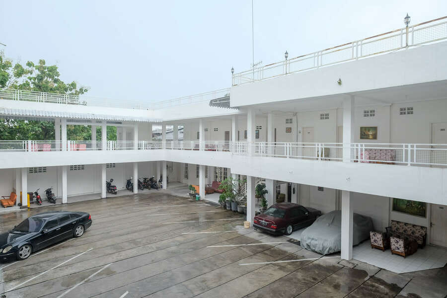 RedDoorz Plus near UMS Solo