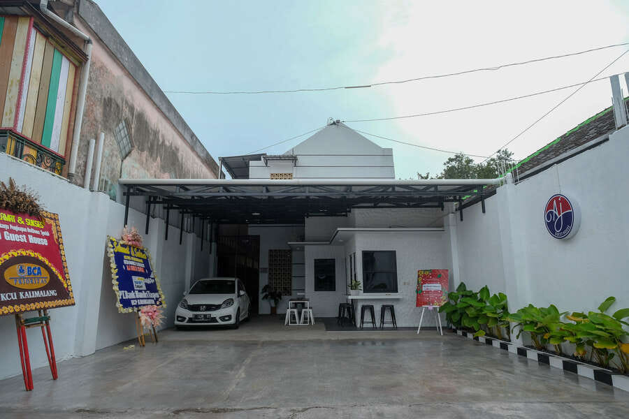 RedDoorz Syariah near Perempatan Kartasura