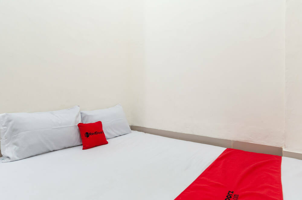 RedDoorz Room