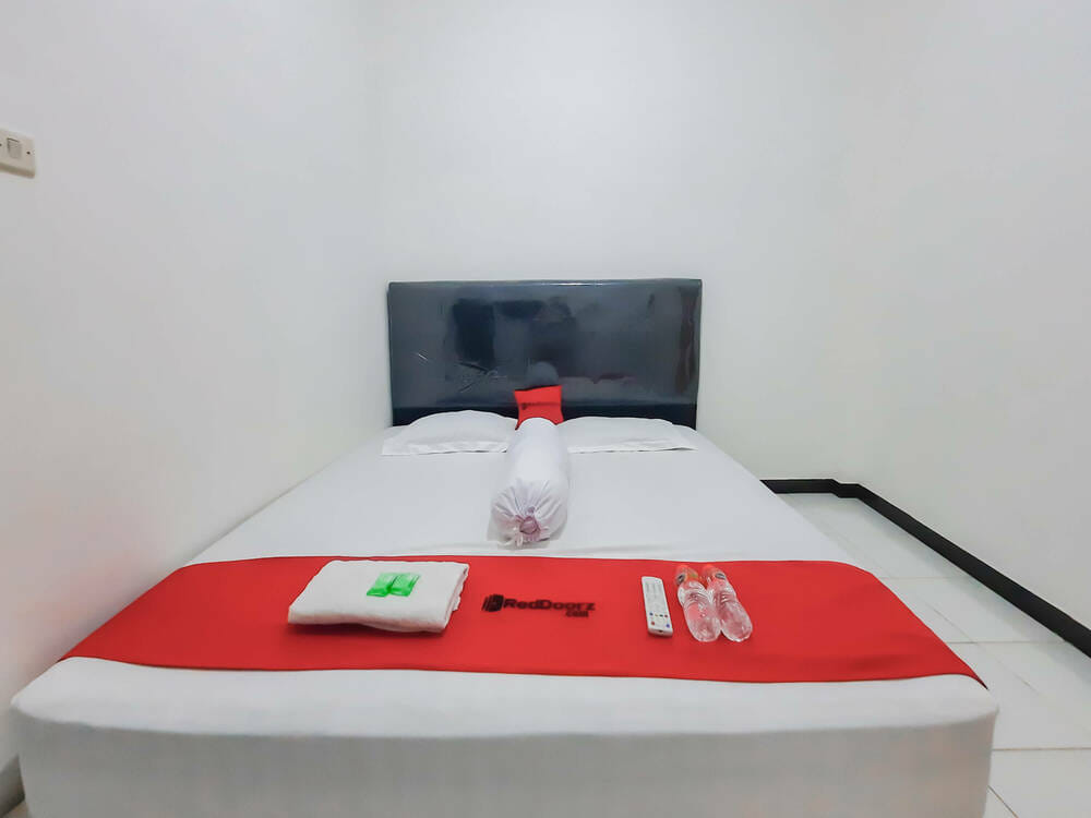 RedDoorz Deluxe Rooms