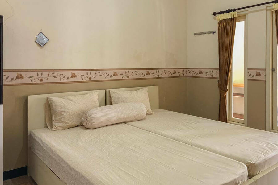 RedDoorz Syariah near Pasar Sleko Madiun