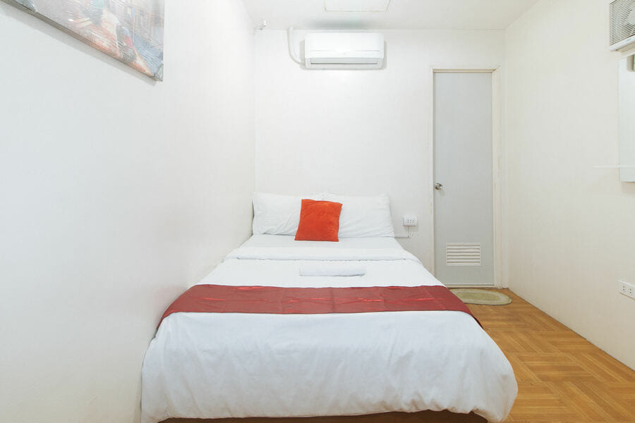 Nearest Hostel Pasay City by RedDoorz