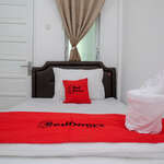 RedDoorz Plus @ Lovina Inn Tonrangeng River Side