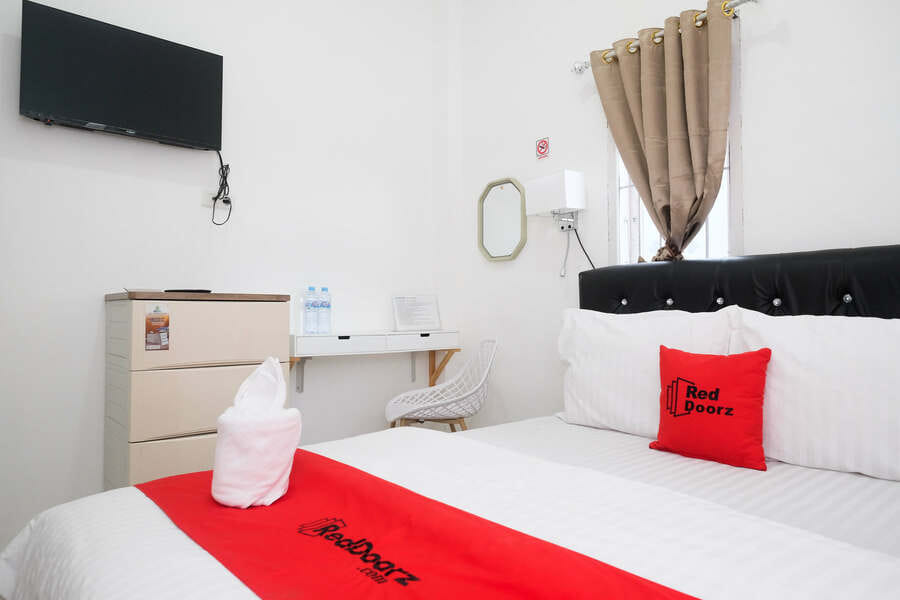 RedDoorz Plus @ Lovina Inn Tonrangeng River Side