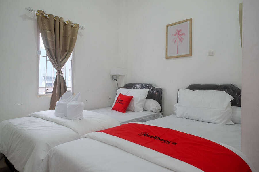 RedDoorz Plus @ Lovina Inn Tonrangeng River Side
