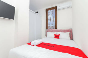 RedDoorz near Pasar Lama Serang