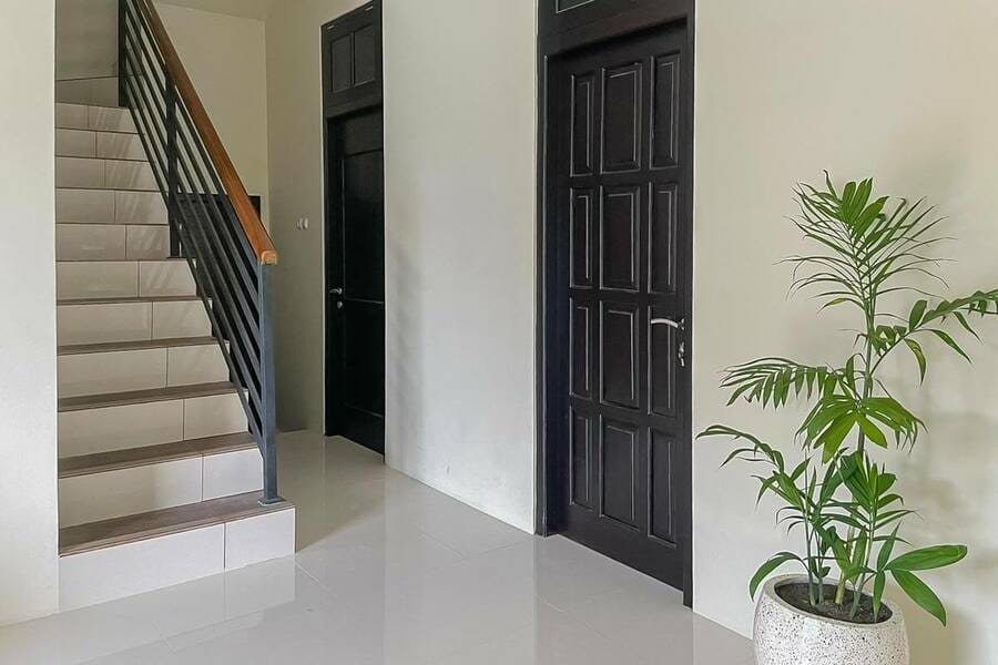 RedDoorz Syariah near Stasiun Madiun 2