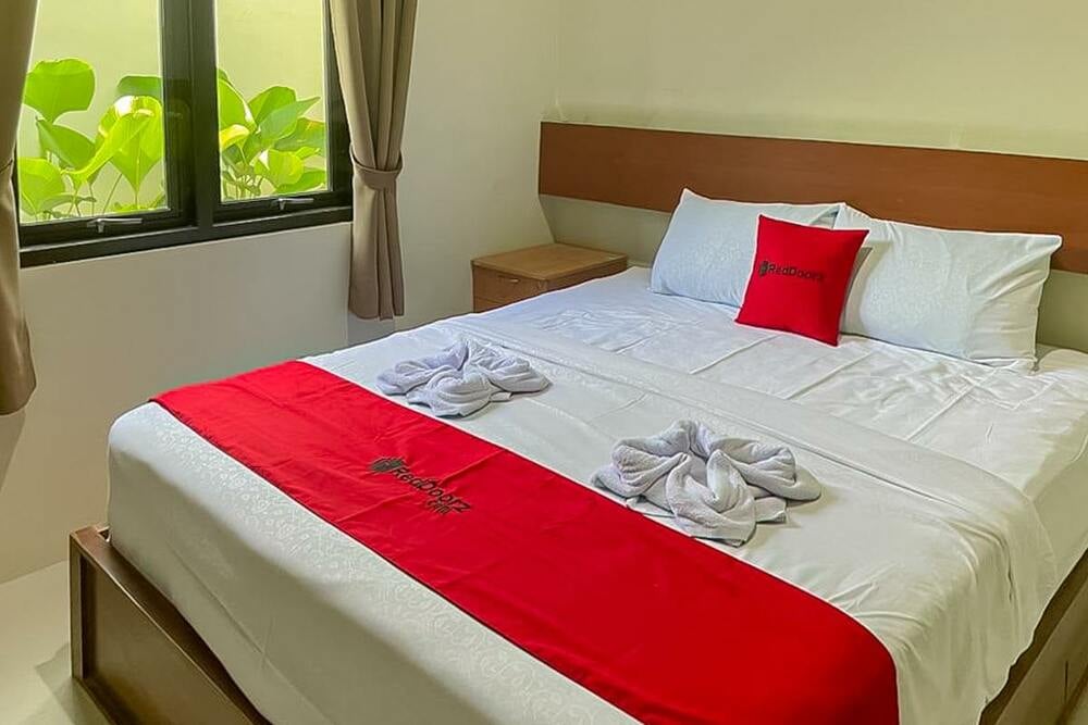 RedDoorz Room