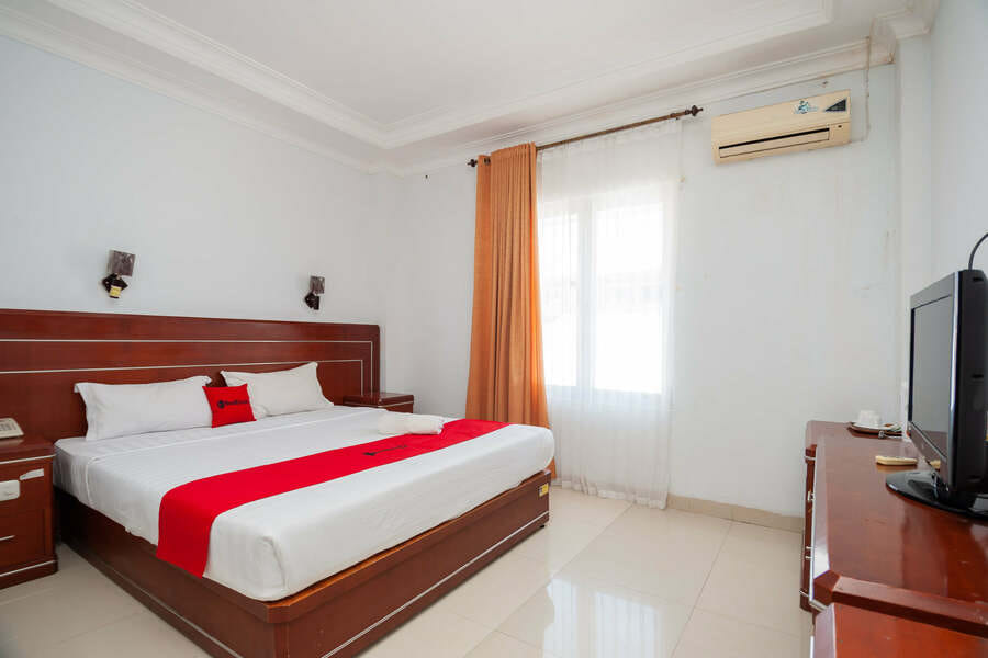 RedDoorz Syariah near RS Yos Sudarso Padang