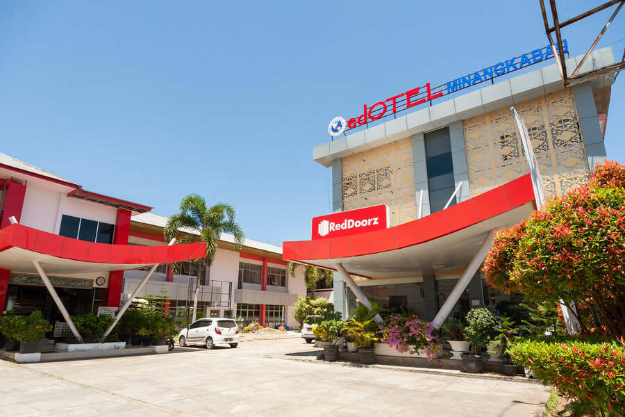 RedDoorz Syariah near RS Yos Sudarso Padang