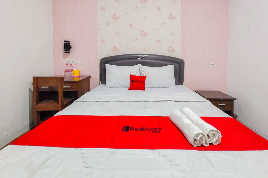 RedDoorz Plus @ Alun Alun Nganjuk