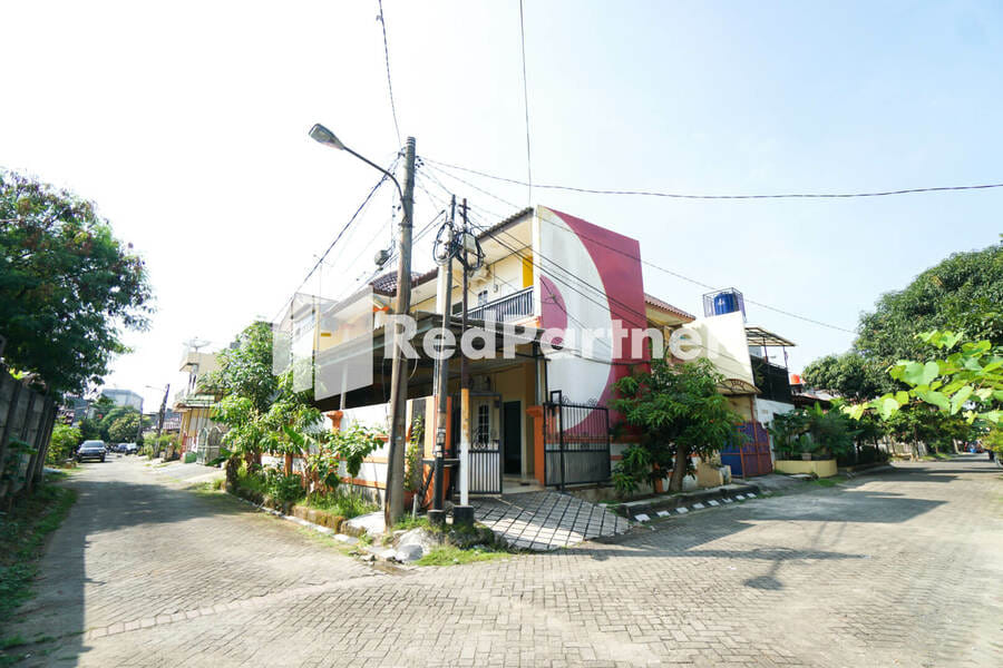 Mahkota Sivali near Soekarno Hatta Airport Mitra RedDoorz