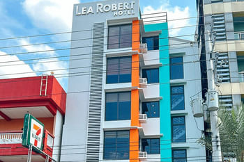Lea Robert Hotel Angeles Pampanga by RedDoorz