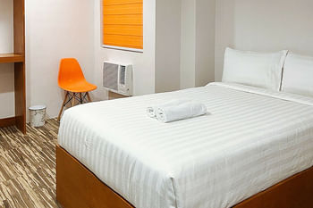 Lea Robert Hotel Angeles Pampanga by RedDoorz