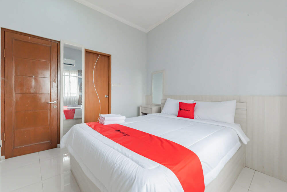 RedDoorz Room