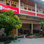 RedDoorz Syariah near Exit Toll Palur