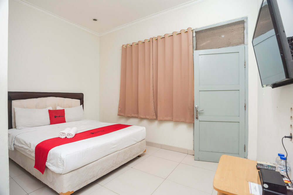 RedDoorz Room