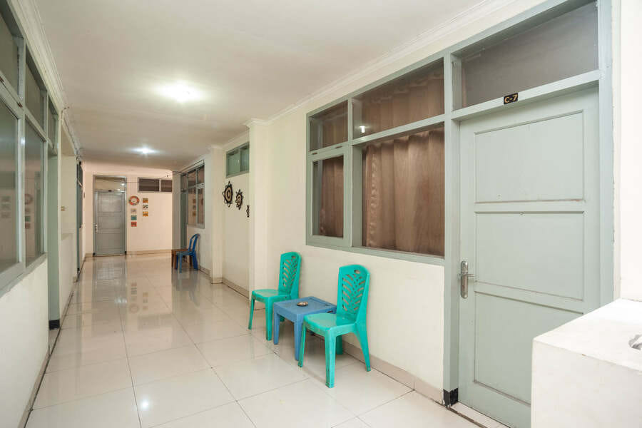 RedDoorz Plus near RS PMI Bogor