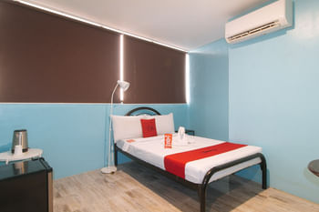 RedDoorz @ Hotel Rosemarie
