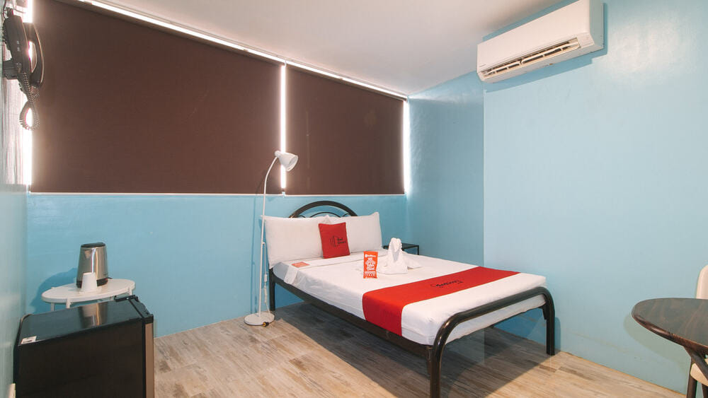 RedDoorz Room