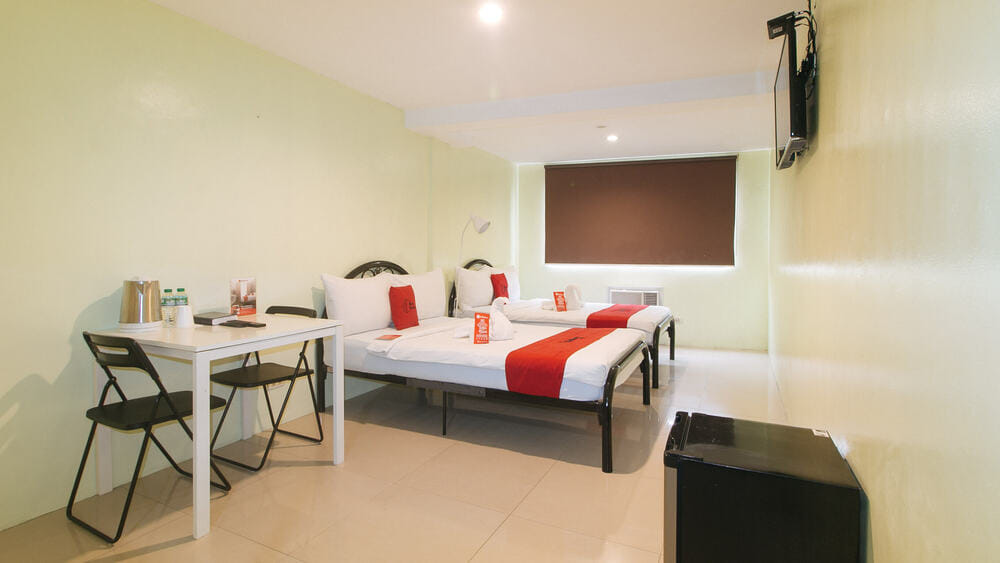 RedDoorz Family Room
