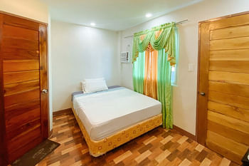 RedDoorz @ 4ks Pension House Bogo City Cebu
