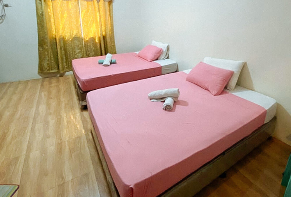 RedDoorz Family Room