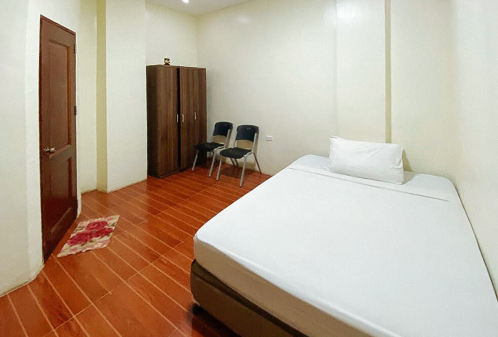 RedDoorz Standard Room